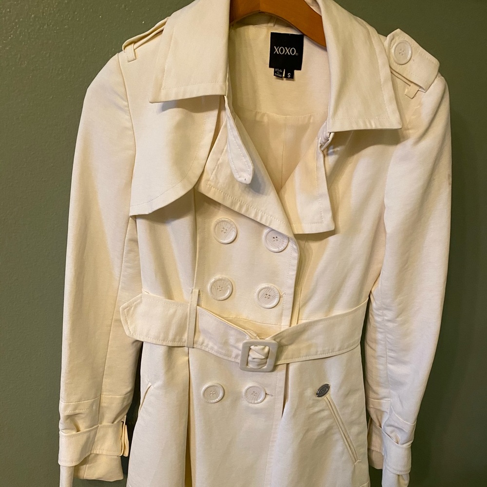 White spring trench coat